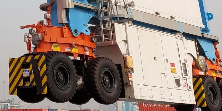 Going Green: APM Terminals Apapa saving over 7.5kg of CO₂ from recycled tyres