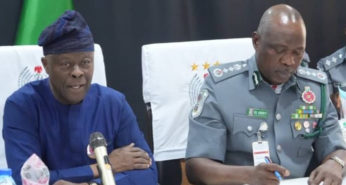 Customs Board sets $300 minimum dutiable threshold for passenger import luggage