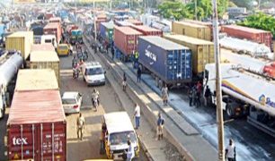 Stakeholders urge urgent intervention as Apapa gridlock returns